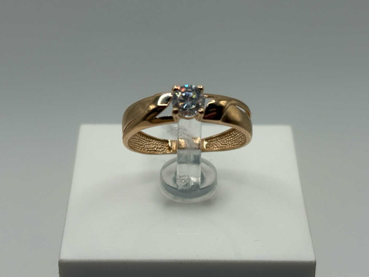 КОЛКМ585 КОЛЬЦО С КАМНЕМ (Au 585)