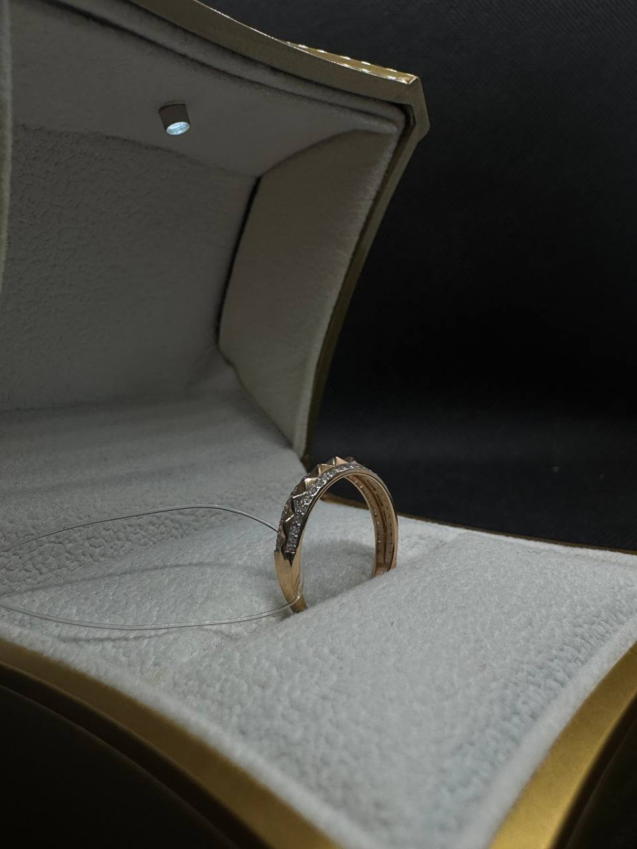 КОЛЬЦО С КАМНЯМИ (Au 585)