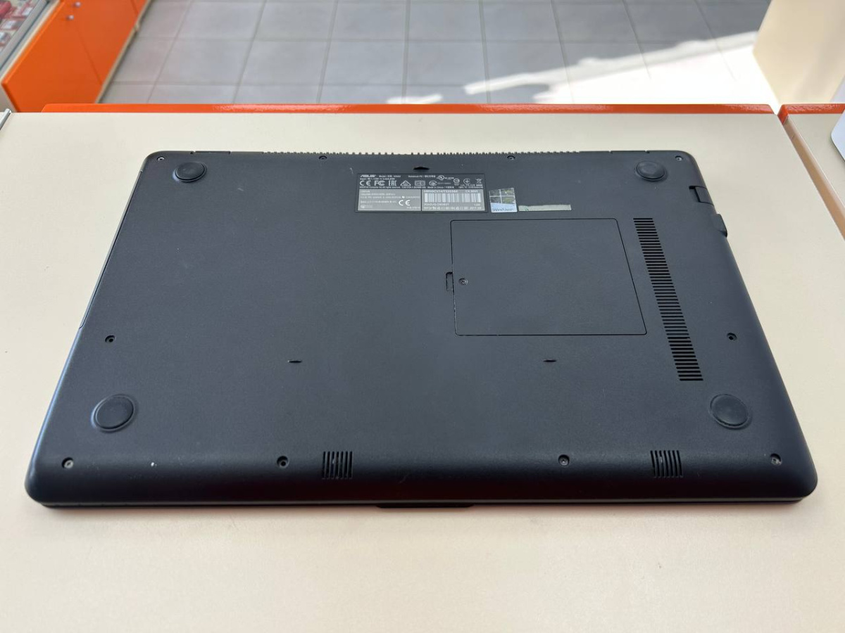 Ноутбук ASUS; Core i3-7100U, GeForce 940MX, 6 Гб, Нет, 1 Tb