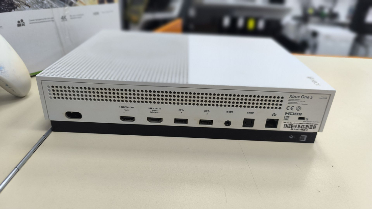 Игровая приставка Xbox One S 1TB