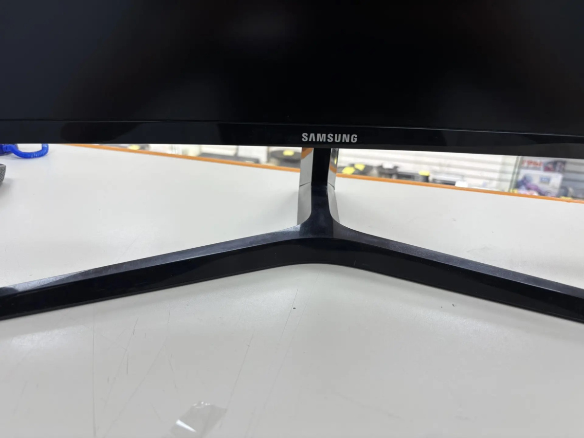 Монитор Samsung LC27F396FHIXRU