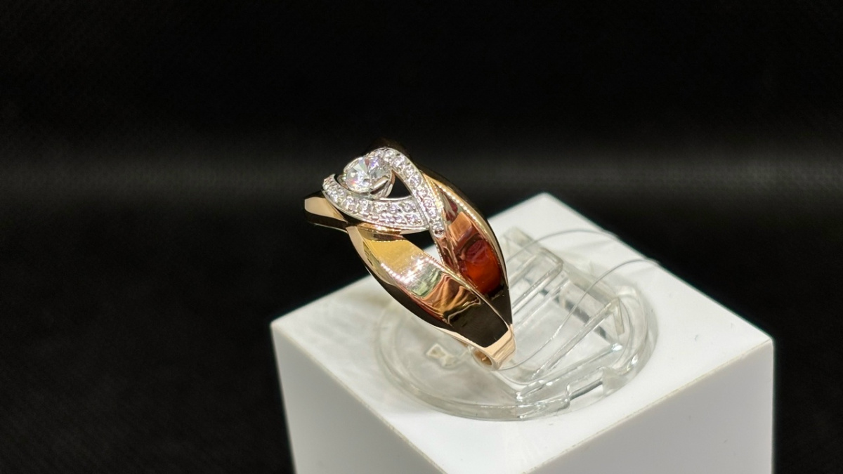 КОЛЬЦО С КАМНЯМИ (Au 585)