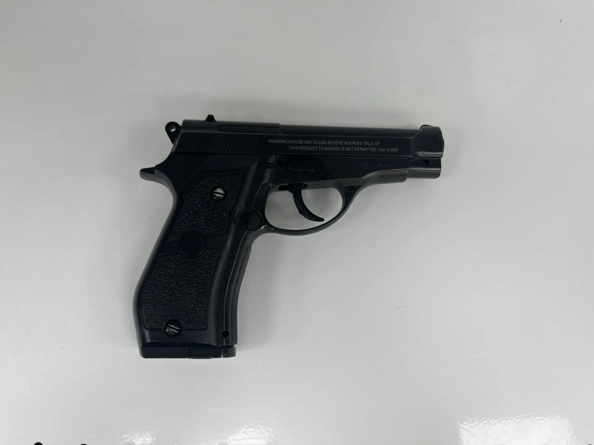 Пневматика Пистолет CZ Stalker S84