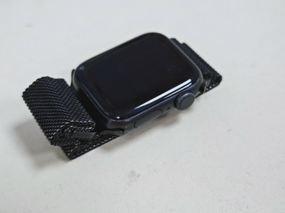 Смарт-часы Apple Watch Series 4 44 мм