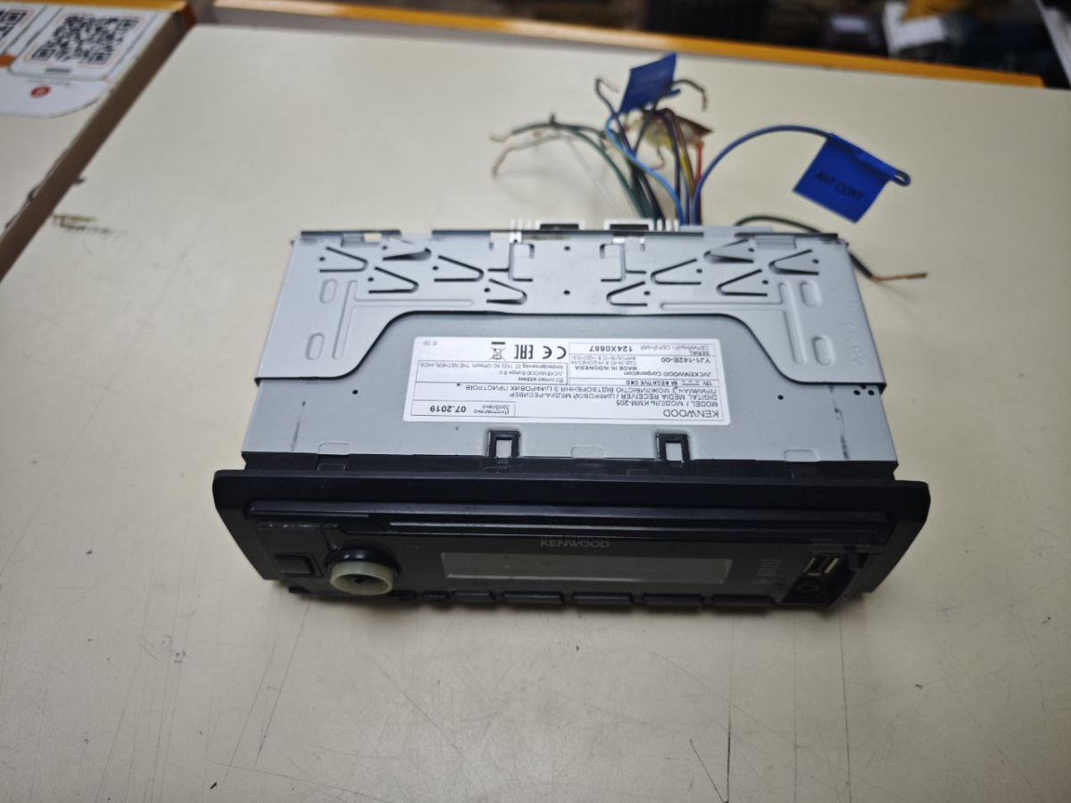 Автомагнитола Kenwood KMM-205
