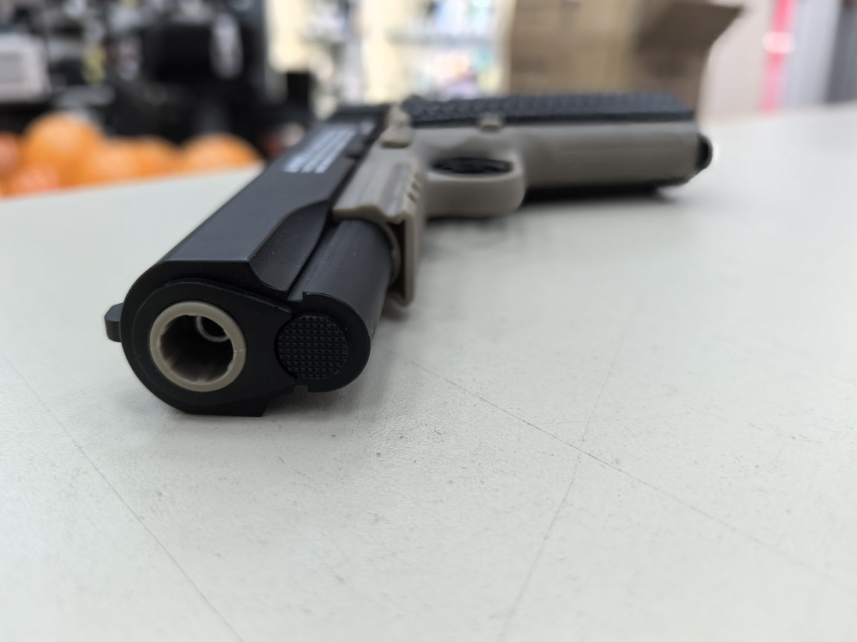 Пистолет пневматический Crosman Classic