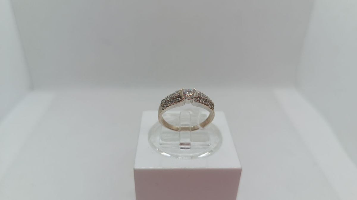 КОЛЬЦО С КАМНЯМИ (Au 585)