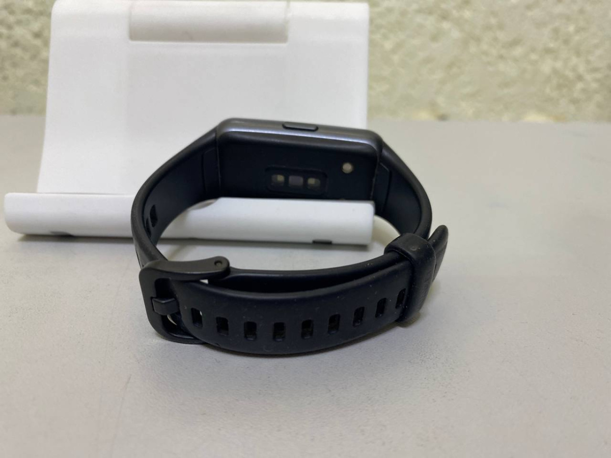 Смарт-часы Huawei Band 6