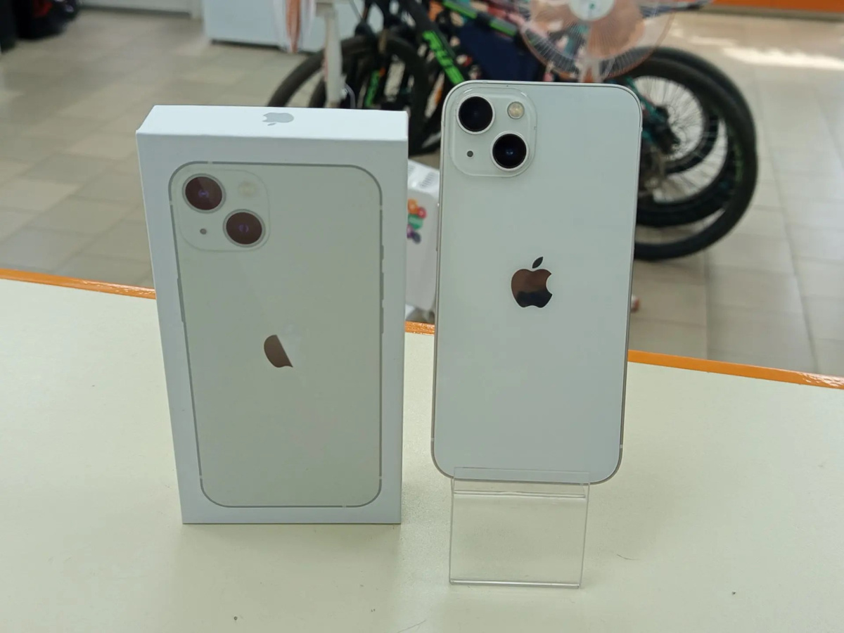 Смартфон Apple iPhone 13 256Gb