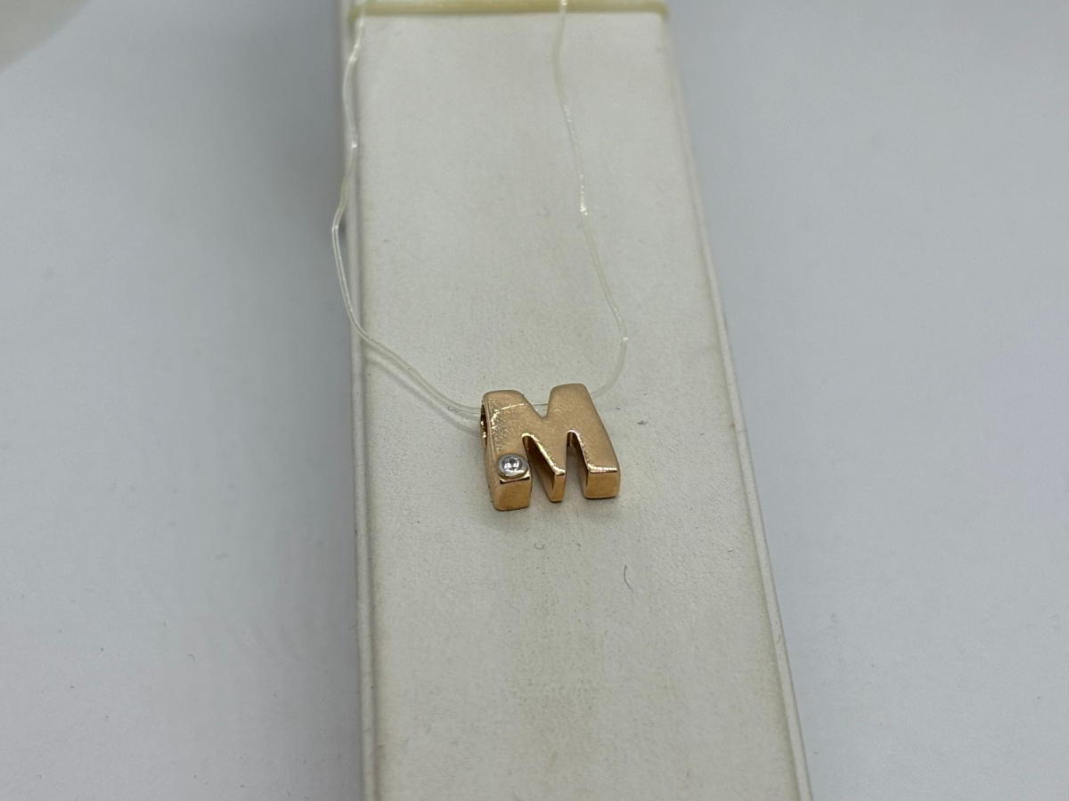 04-63-0084-00 ПОДВЕСКА БУКВА М с камнем (Au 585)