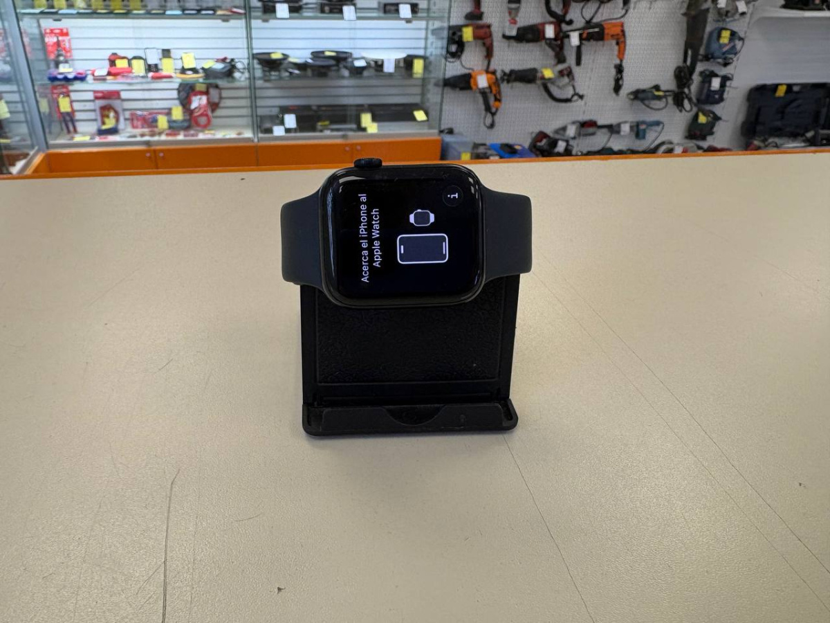 Смарт-часы Apple Watch SE 2020 44mm