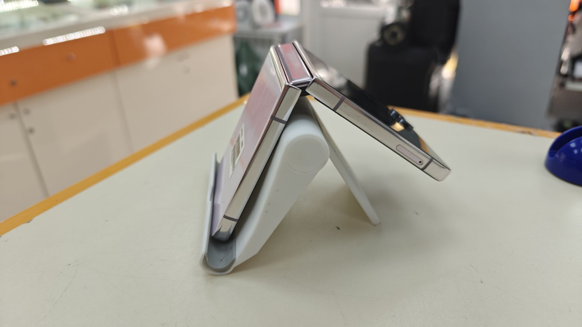 Смартфон Samsung Galaxy Z Flip 5 8/256
