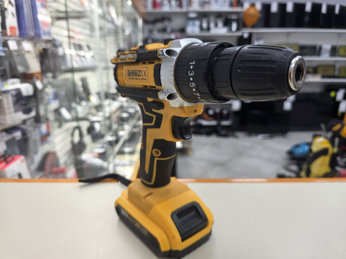 Шуруповерт Dewalt 18V
