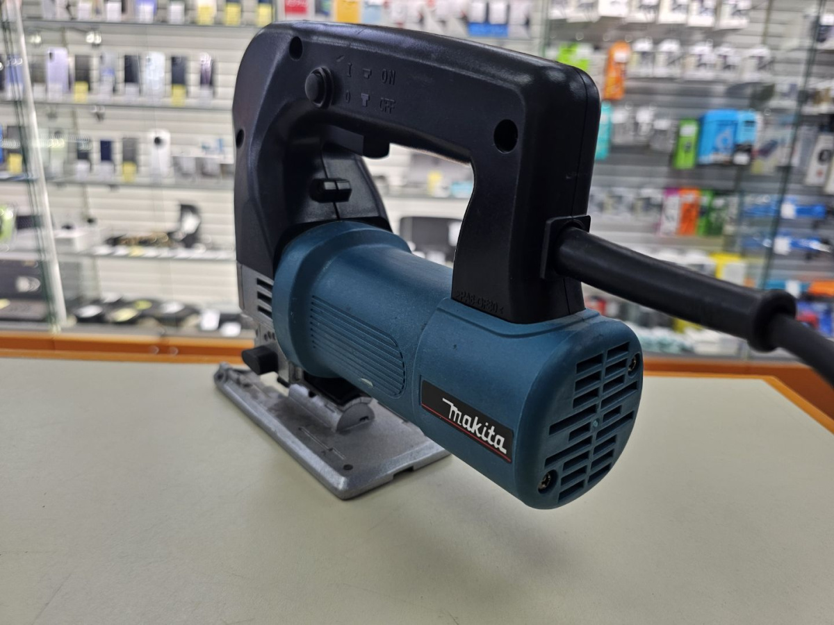 Лобзик Makita 4 326