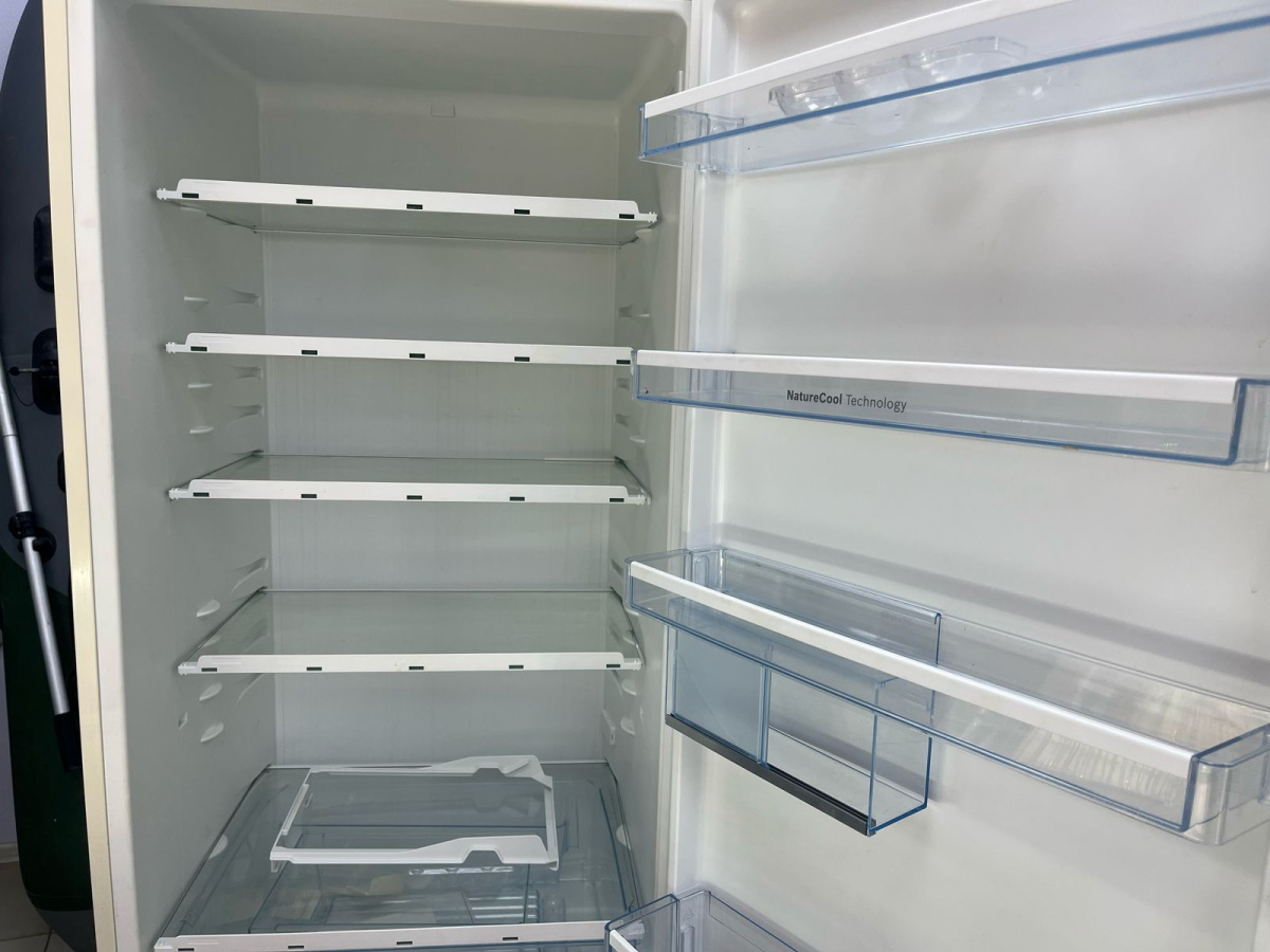 Холодильник Bosch KGV39XK2AR