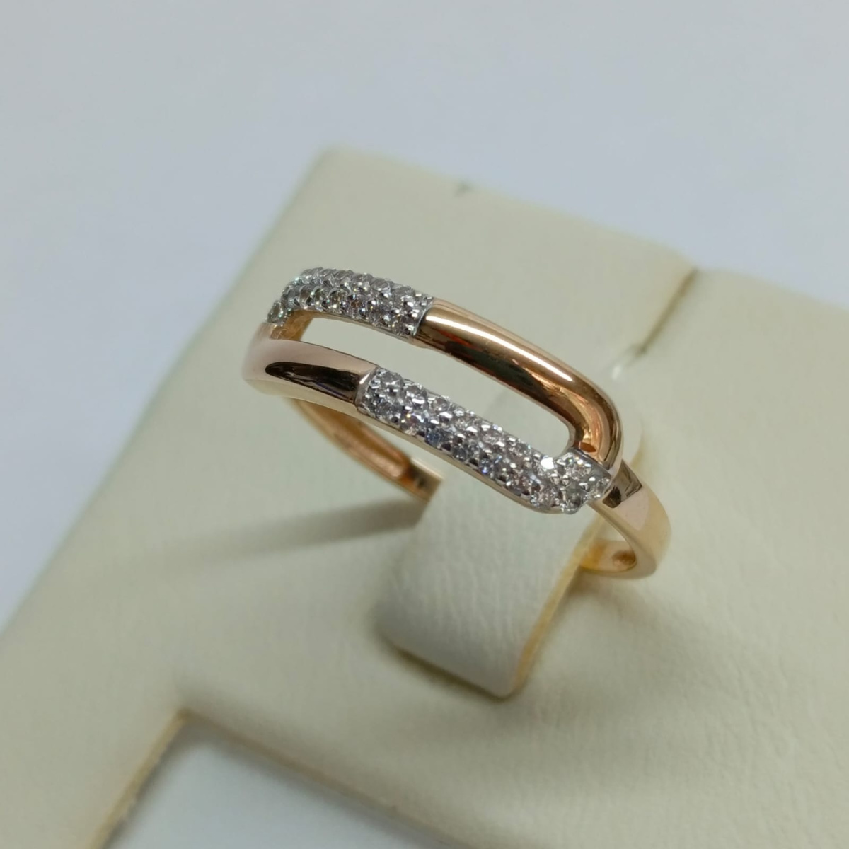 КОЛЬЦО С КАМНЯМИ (Au 585)