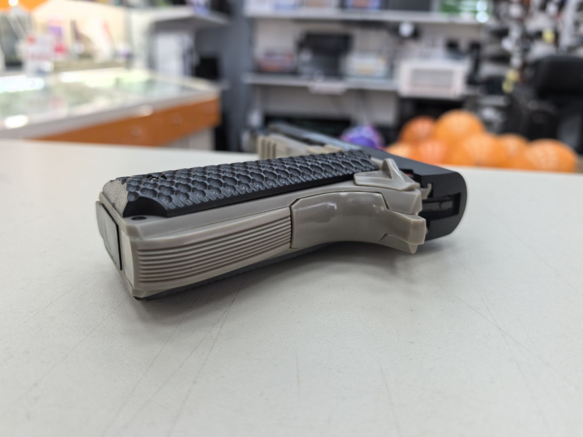 Пистолет пневматический Crosman Classic