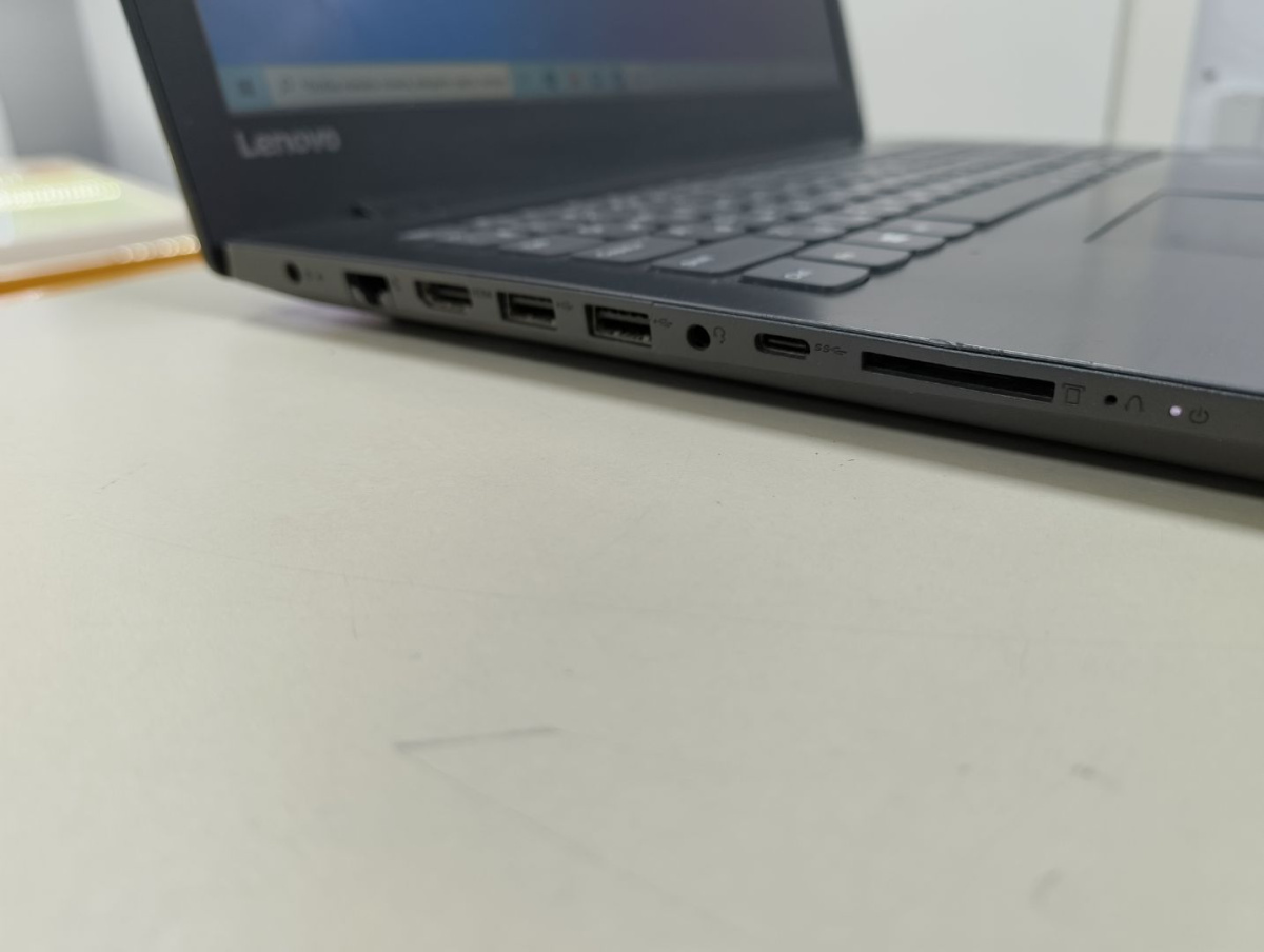 Ноутбук Lenovo 330; Core i3-7020U, GeForce MX150 (25 W), 12 Гб, 256 Гб, 500 Гб