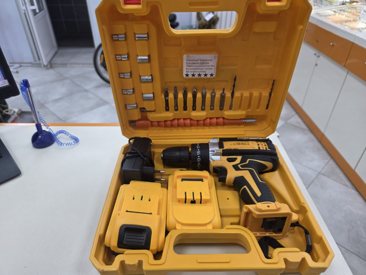 Шуруповерт Dewalt 18V