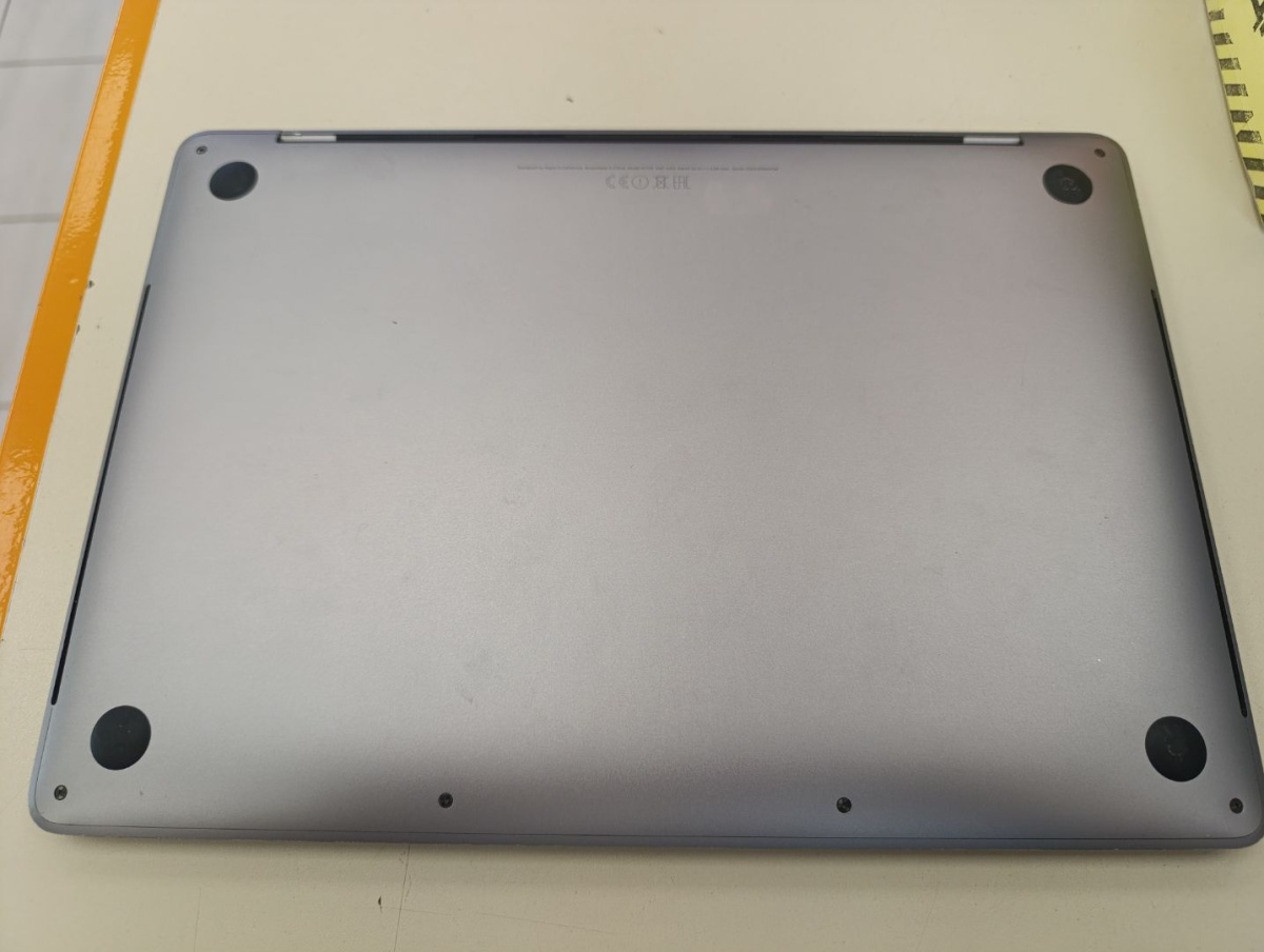 Ноутбук Apple Macbook Pro 13 A1989
