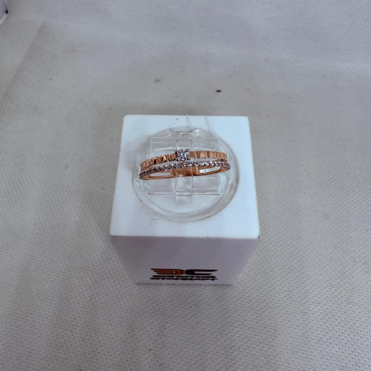 КОЛЬЦО С КАМНЯМИ (Au 585)