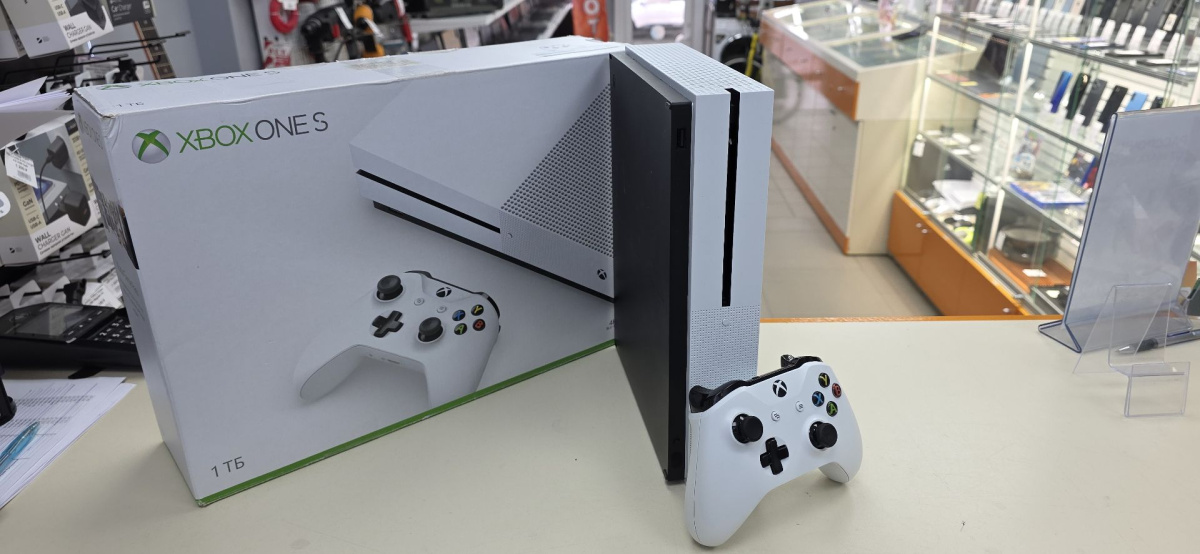 Игровая приставка Xbox One S 1TB