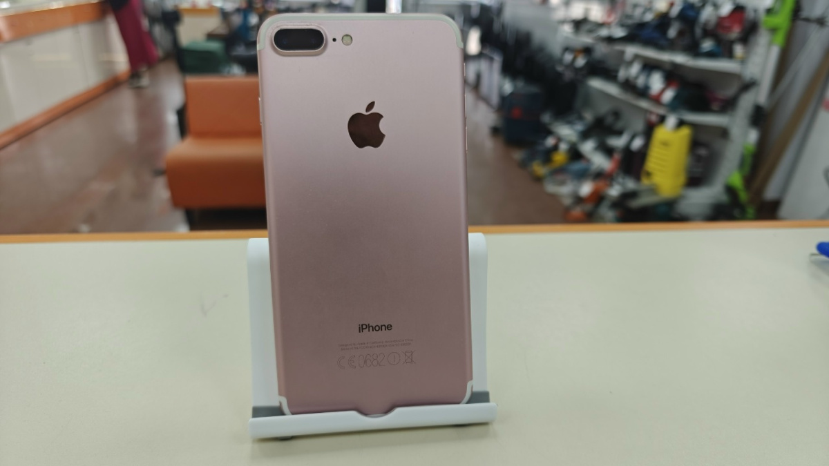 Смартфон Apple iPhone 7 Plus 128Gb