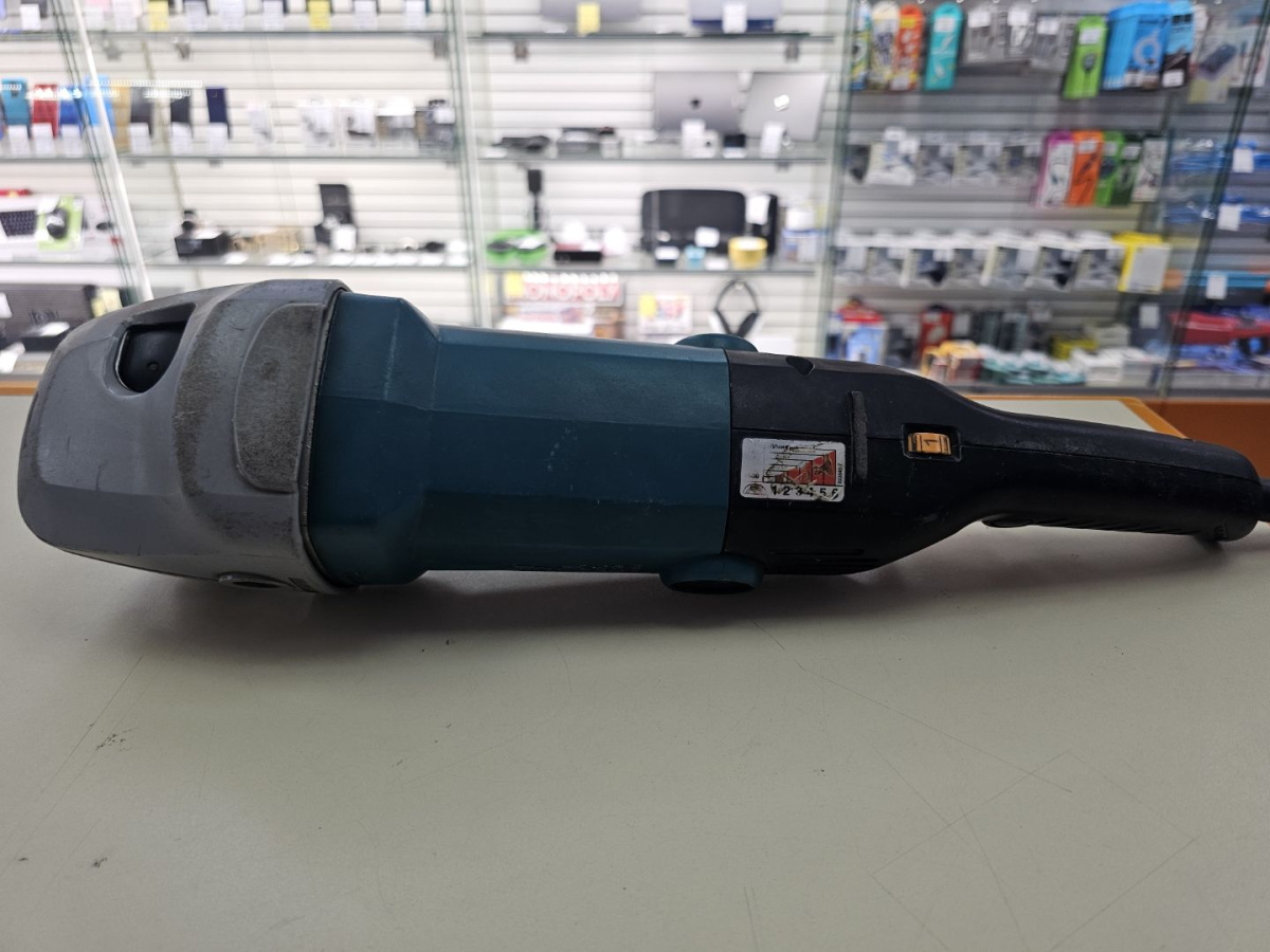 Полировальная машина Makita SA7000C