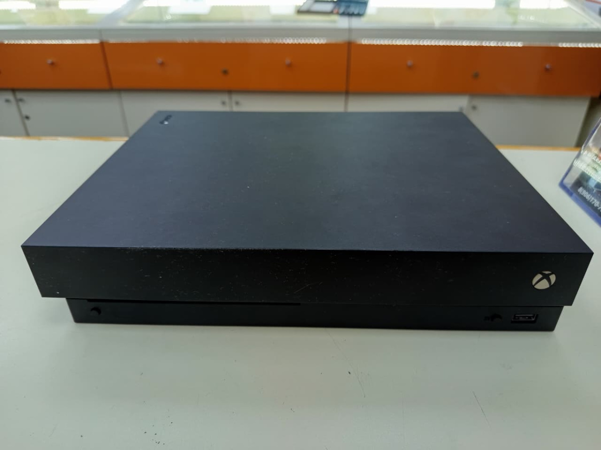 Игровая приставка Xbox One X 500Gb