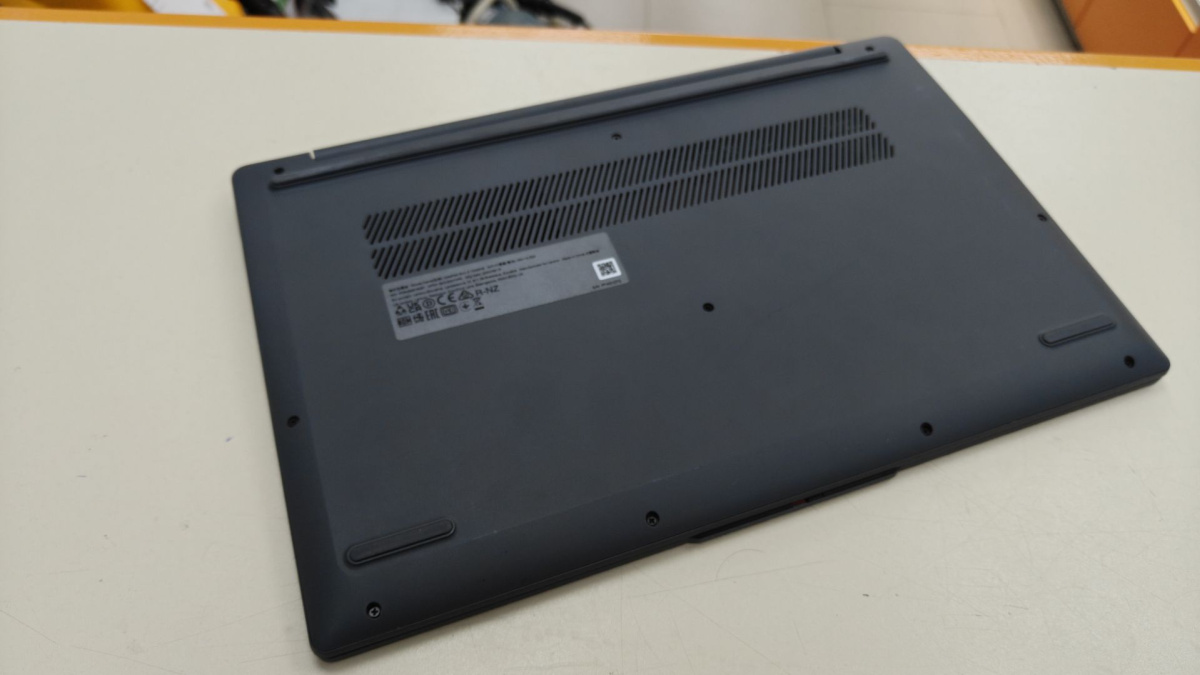 Ноутбук Lenovo; Ryzen 5 7520U, Radeon 610M, 8 Гб, 512 GB, Нет