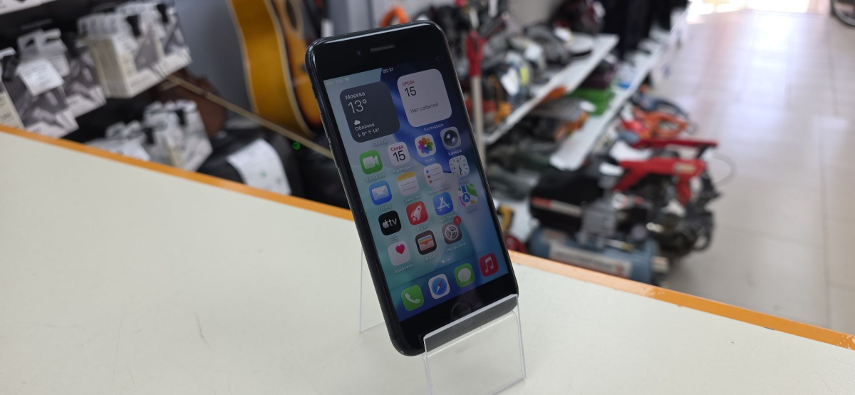 Смартфон Apple iPhone SE 2020 64Gb