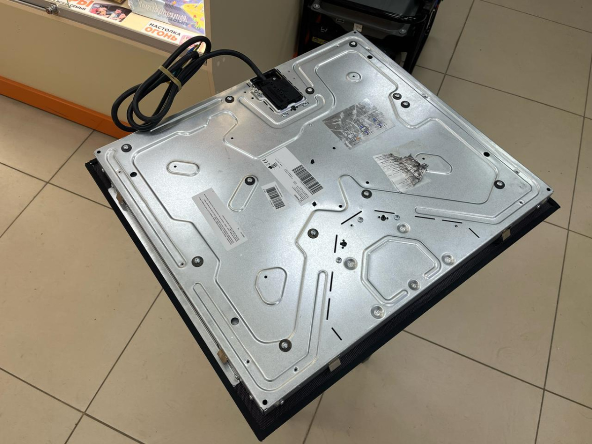 Встраиваемая электрическая панель Indesit IRT 660